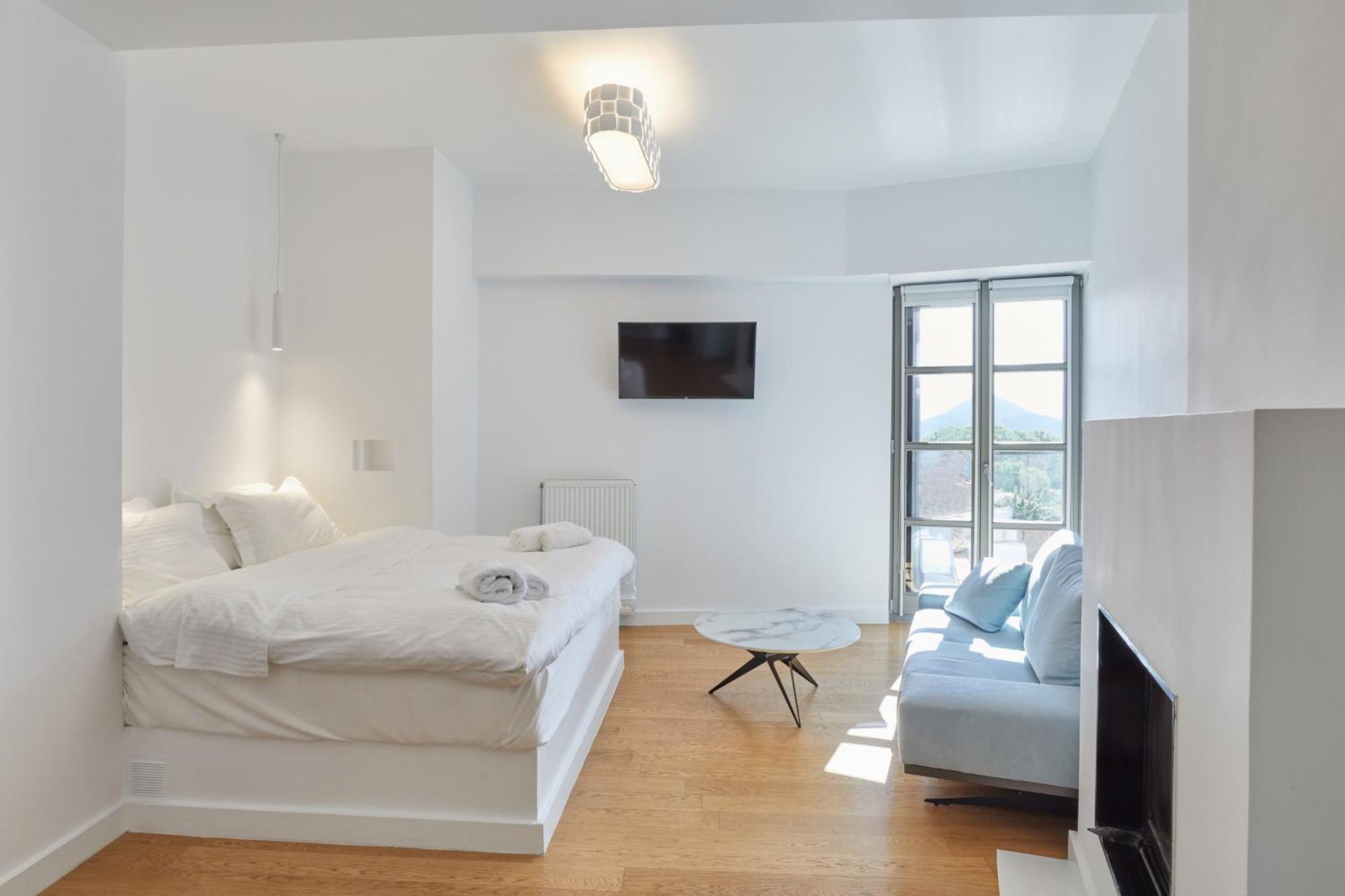 Clock Tower Arachova Suites エクステリア 写真